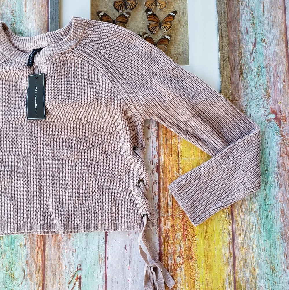 NWT Moon & Madison Blush Cropped Lace Up Sweater L - Picture 3 of 7